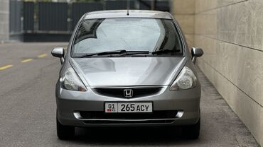 фит салон: Honda Fit: 2003 г., 1.3 л, Вариатор, Бензин, Седан