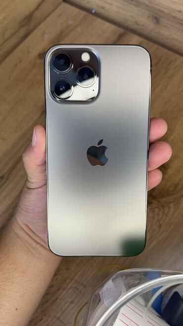 Apple iPhone: IPhone 13 Pro Max, Б/у, 256 ГБ, Защитное стекло, Чехол, 87 %