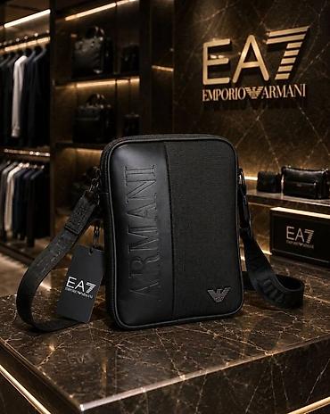 monine torbice: Muške crossbody torbice – premium brendovi Opis: - Elegantne muške — 4