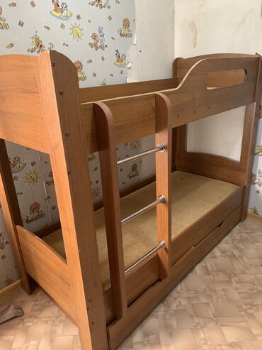 Детские кровати: Продаю двух ярусную кровать. Состояние Б/У. Самовывоз. Цена 7000