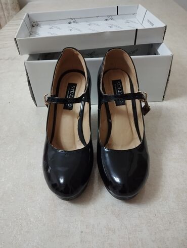 Tuflilər: Tuflilər, Ölçü: 37, rəng - Qara, Yeni — 10