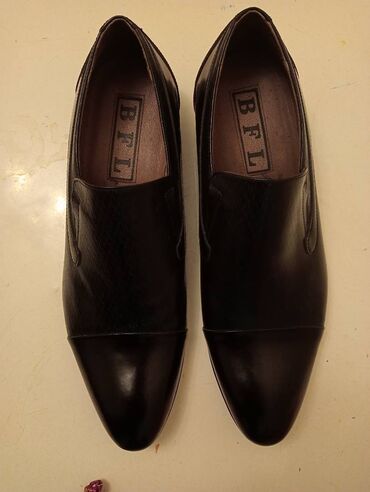 детские зимние сапоги: Salam! Türkiyə istehsalıdır qara, 41 ölçüdədir. Ayağıma uyğun