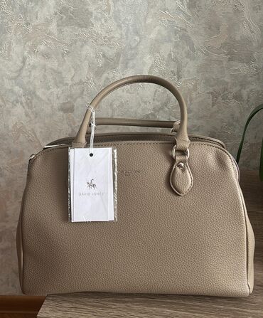 Digər: Bu çantanın adı David Jones Structured Leather Handbag–dir. Orta
