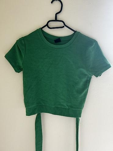 eb studio obuca: Zeleni ženski crop top sa kratkim rukavima i okruglim izrezom — 1