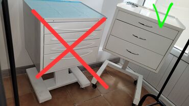 Металлическая медицинская/стоматологическая тумба на стойке-опоре с