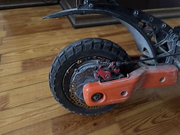 Elektrik nəqliyyatı: İşlənmiş Elektrik samokat 10", > 1000 Vt, > 45 km/s, Ünvandan götürmə — 4