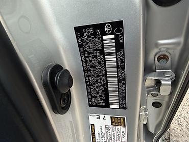 byd e6: Toyota Prius: 2017 г., 1.8 л, Электромобиль, Хэтчбэк — 10