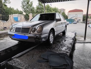 Mercedes-Benz: Mercedes-Benz E 200: 2 л | 1996 г. Седан