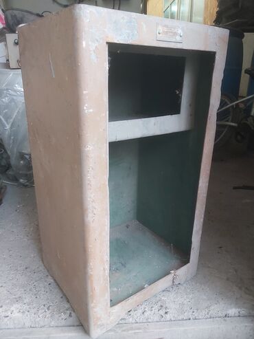 охрана ночь: Сейф советский без дверцы