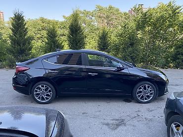 Транспорт: Hyundai Elantra: 2 л | 2019 г. Седан — 6