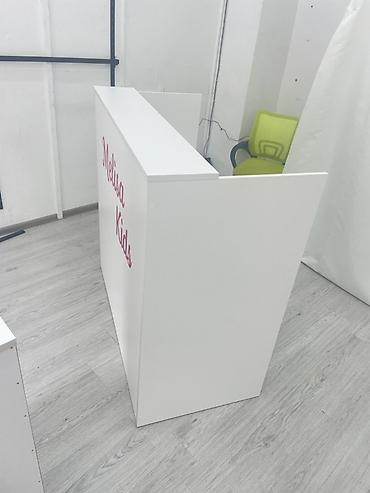 acar az: Ağ rəngli resepsiyon/qarşılama masası - Material: laminat/MDF lövhə — 1