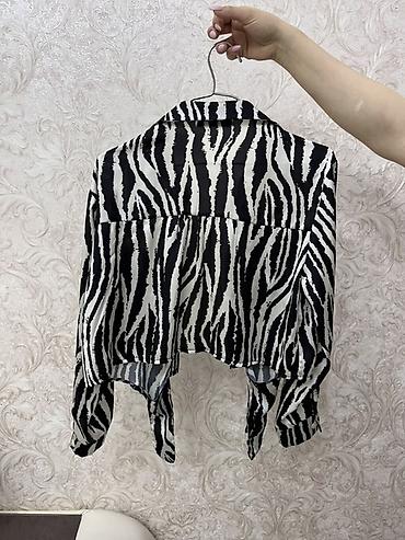ağ ətəklər: Zebra naxışlı qısa qadın köynəyi - Rəng: qara-ağ zebra print - — 2