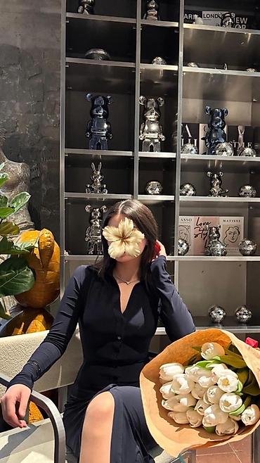 mango canta: Tünd göy rengdedir 1 defe ad gününe giyinilib uzun dar modeldi xs — 2
