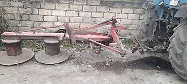 kreditlə masinlar: Mavi rəngli MTZ tipli təkərli traktor Xüsusiyyətlər: - Dizel — 6
