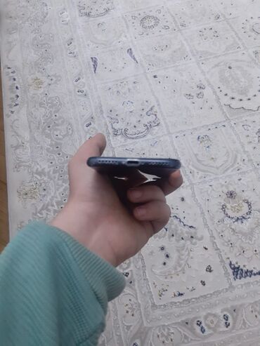 Apple iPhone: IPhone 7, 32 GB, Black Titanium — 7