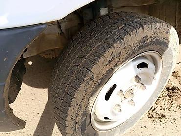 Ford: Ford Transit yük furgonu - Kuzov: ağ rəng, iki arxa qapı tam açılan — 11