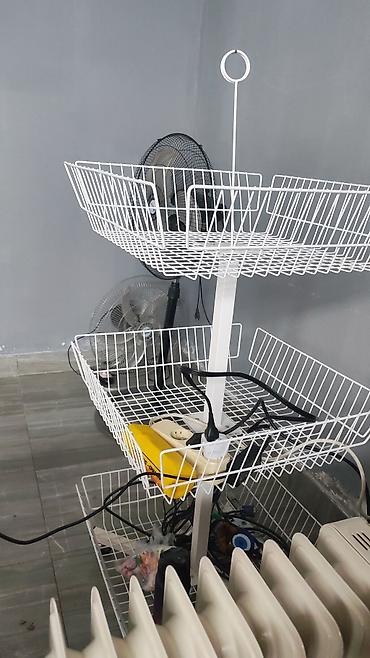 tibbi rəf: Maqaza ucun 3 mertebeli sebet — 1