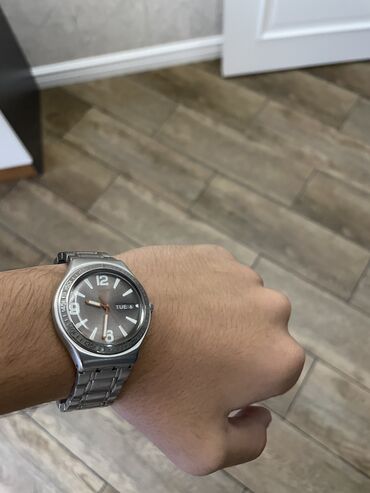 Kişi ayaqqabıları: Qol saatı, Swatch, rəng - Gümüşü