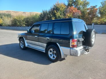 Mitsubishi: Mitsubishi Pajero: 2013 г., 2.4 л, Механика, Бензин, Внедорожник