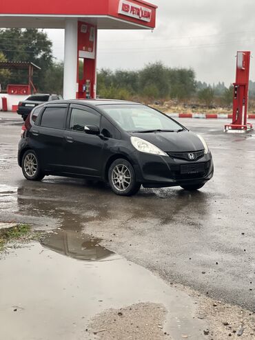 авто фит продажа: Honda Fit: 2013 г., 1.3 л, Вариатор, Бензин, Хэтчбэк