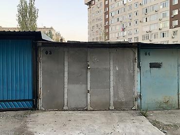 Гараждар: Металлический гараж Находится в 12-ом мкр,имеется красная книга — 1