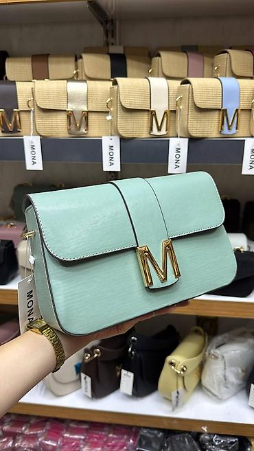 torbe od platna: Ženska torba MONA – elegantna crossbody/ramena torba sa zlatnim “M” — 9