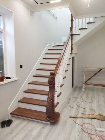 Деревянные лестницы: Деревянная лестница Для дома, Форма лестницы: Много-маршевая, Стиль: Классический — 18