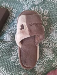 домашние тапочки зайчики: Тапочки очень мягкие тёплые, приятные на ощупь, размер 38