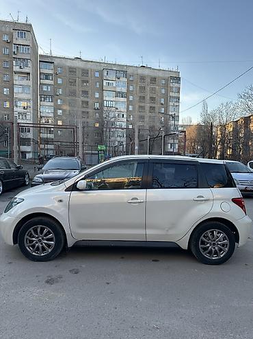 Toyota: Toyota ist: 2003 г., 1.3 л, Автомат, Газ, Хэтчбэк — 4