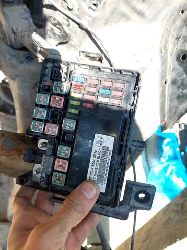 Avtomobilin digər elektrik sistemləri: Istenilen elektironikaya aid olan hissesi var .beyin ve sunurlari pult — 1