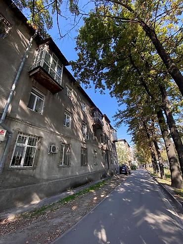 сталинки: 3 комнаты, 60 м², Молодая Гвардия Сталинка, 2 этаж, Старый ремонт — 2