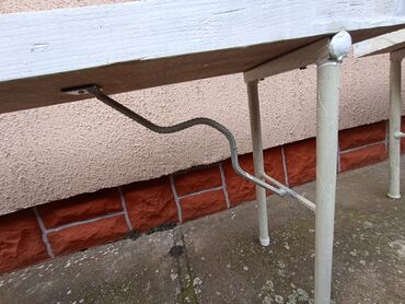 Stolovi: Sto i klupe za slave,veselja i slično,sto drveni-rasklopiv, debljina — 3