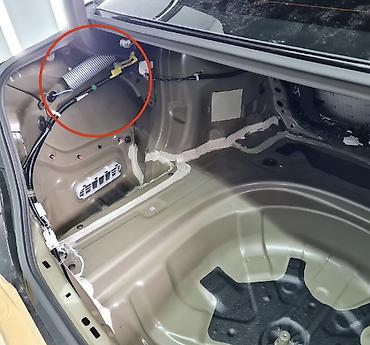 g comp: Амортизаторы крышки багажника Toyota, 2021 г., Б/у, Оригинал — 5