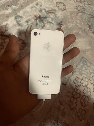 iphone 1tb: IPhone 4/4S, белый корпус из стекла и металла, 3.5" Retina‑дисплей — 2