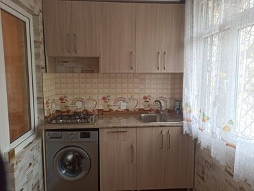 Uzunmüddətli kirayə mənzillər: Nizani rayonu Neftçilər,xalqlar metrosunun yaxınlığında köhnə tikili 5 -da lalafo.az — 11 Uzunmüddətli kirayə mənzillər: Nizani rayonu Neftçilər,xalqlar metrosunun yaxınlığında köhnə tikili 5 — 11