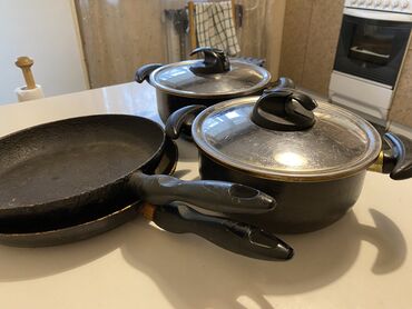 сковород: Tefal: 2 кастрюли и 2 крышки. Покупал на заказ в Дании. Состояние
