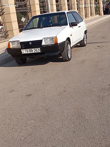sprinter satisi: Model: Lada Samara (VAZ 2108) 3 qapı, ağ rəng Kuzov: Hetçbek Ön — 4