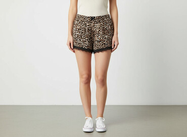 szorty dla puszystych: Szorty damskie, rozmiar M