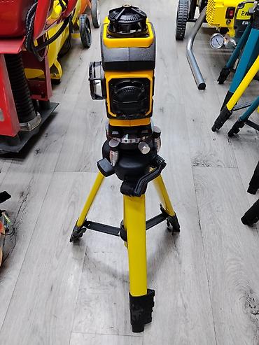 нивиллер: Ротационный лазерный нивелир DeWALT с треногой - Тип — 3
