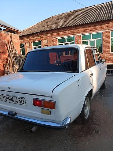 volkswagen polo 1: VAZ 2101, ağ rəng, sedan kuzov. Texniki xüsusiyyətlər: - — 4