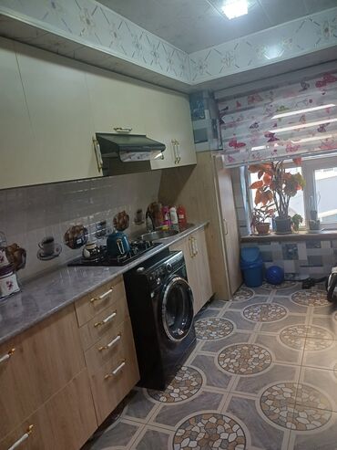 Köhnə tikili: Şəhər mənzili – geniş və zövqlü interyer - Plan: işıqlı qonaq otağı — 8