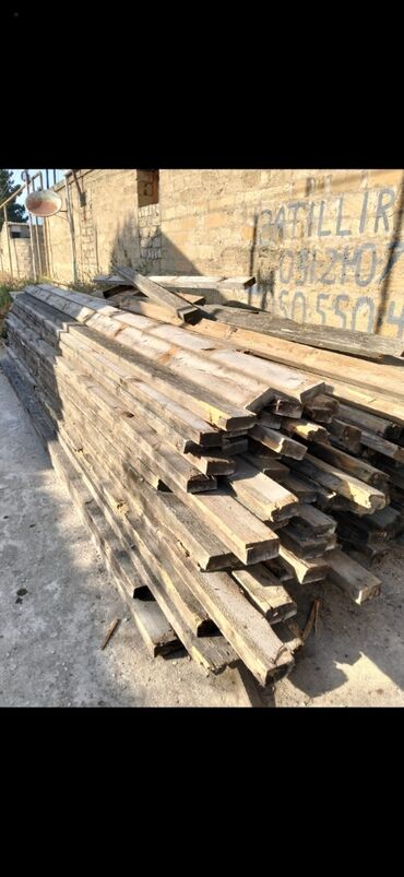 Palletlər, paddonlar: Taxta satılır 260azn . Ünvan Bilgəh. Sevaleman