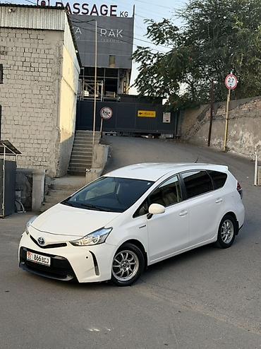 Toyota Prius V: 2018 г., 1.8 л, Гибрид, Универсал