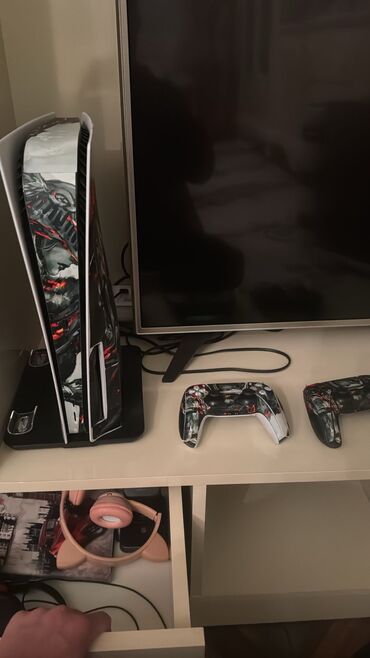 pro 5: Salam ps5 fat 1illik psn deluxe edition hesabi var 600 e yaxin pulsuz