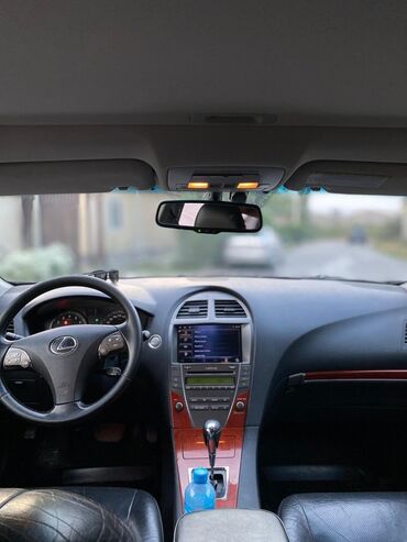 Lexus: Представляем черный седан Lexus ES 350, модель 2010 года. Этот — 7