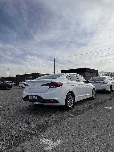 Hyundai: Hyundai Elantra: 2019 г., Автомат, Бензин, Седан — 5
