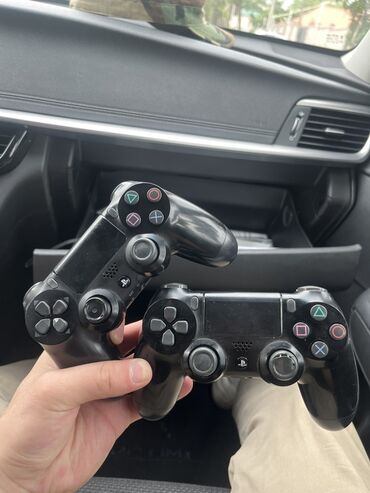 xbox 360 джойстик купить: Два беспроводных контроллера DualShock 4 для PlayStation 4. (оригинал)