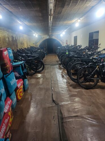 Городские велосипеды: Elektrikli velosipedlər – fəal şəhər hərəkəti və çatdırılma üçün
