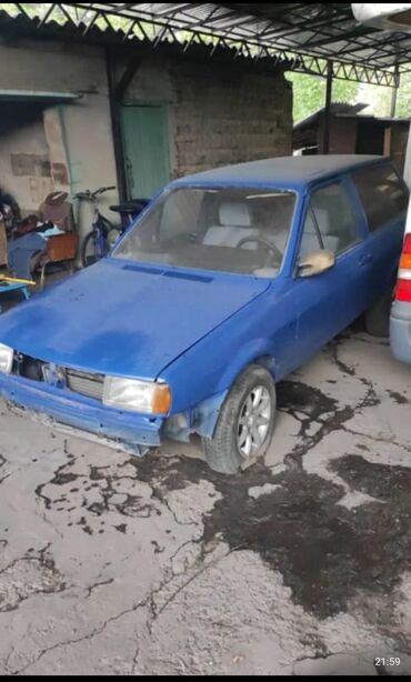 пссат б4: Volkswagen Polo: 1993 г., 1.3 л, Механика, Бензин, Универсал