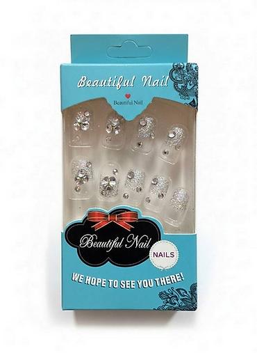 фотосессия: Ногти Beautiful Nail с Дизайном (Блестки и Стразы) Роскошные Накладные — 1